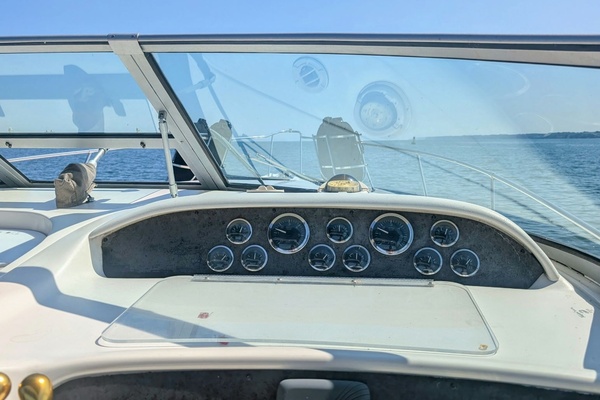 33ft Sea Ray Yacht For Sale