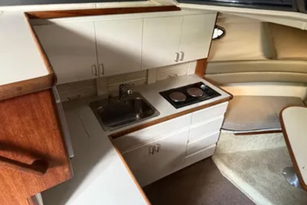 32ft Carver Yacht For Sale