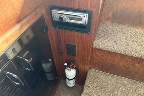 32ft Carver Yacht For Sale