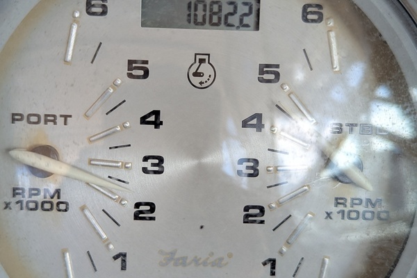 Photo of the 2008 Rinker 300 Express "YACHT SEA"