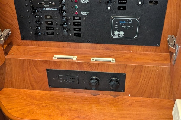 YACHT SEA 30ft Rinker Yacht For Sale