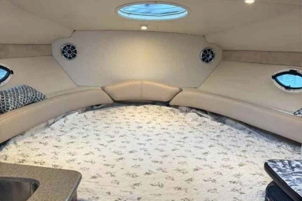 27ft Maxum Yacht For Sale