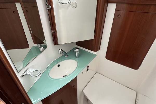 Sara Lynn 57ft Beneteau Yacht For Sale