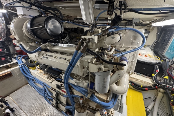 Aqua Terra 52ft Hatteras Yacht For Sale