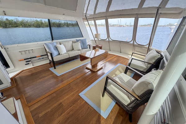 Aqua Terra 52ft Hatteras Yacht For Sale