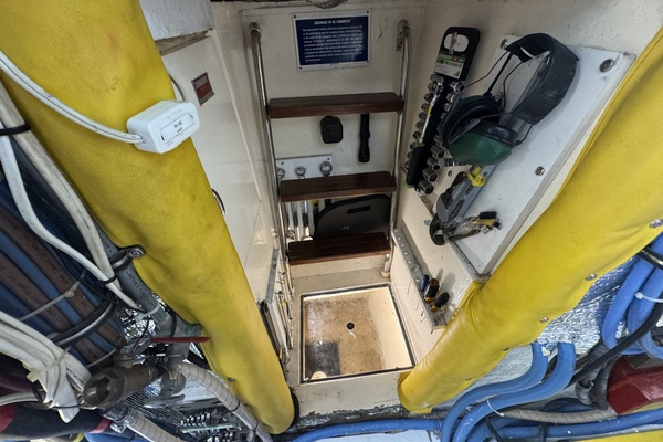 Aqua Terra 52ft Hatteras Yacht For Sale