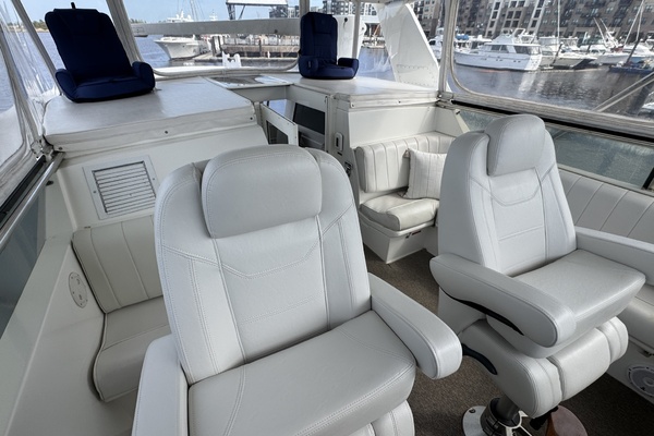 Aqua Terra 52ft Hatteras Yacht For Sale