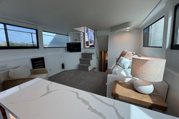 Aqua Terra 52ft Hatteras Yacht For Sale