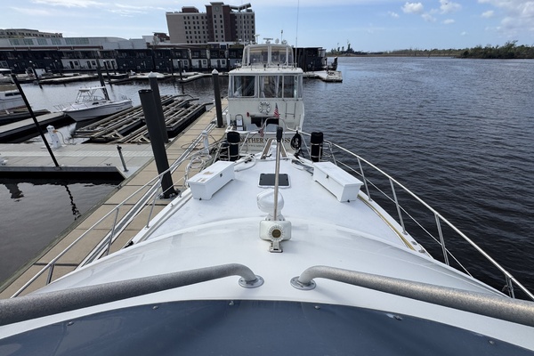 Aqua Terra 52ft Hatteras Yacht For Sale