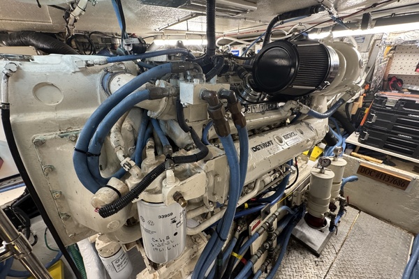 Aqua Terra 52ft Hatteras Yacht For Sale