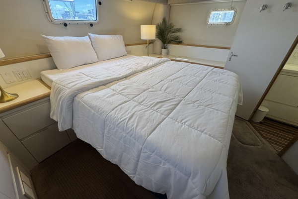 Aqua Terra 52ft Hatteras Yacht For Sale