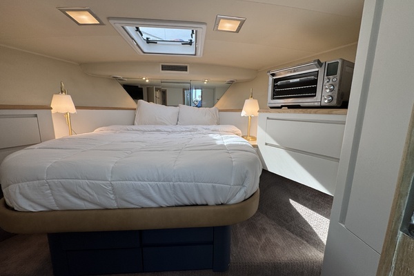 Aqua Terra 52ft Hatteras Yacht For Sale