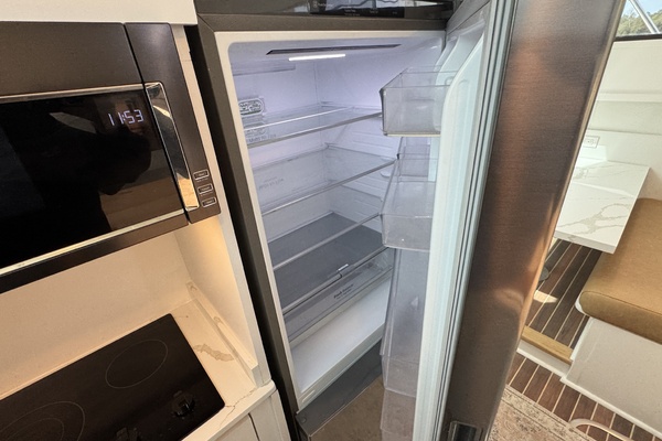 Aqua Terra 52ft Hatteras Yacht For Sale