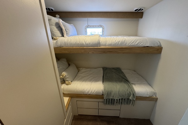 Aqua Terra 52ft Hatteras Yacht For Sale