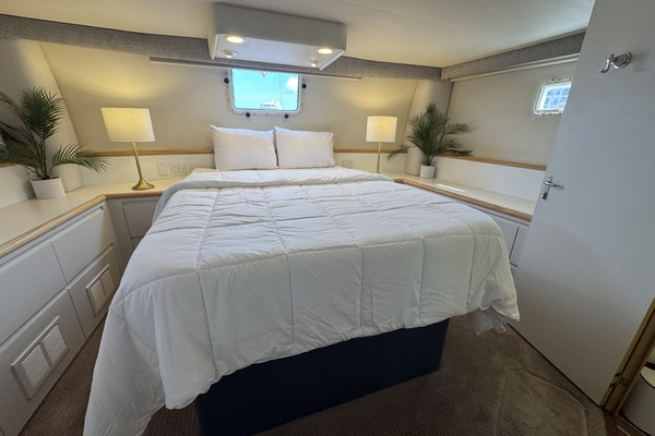 Aqua Terra 52ft Hatteras Yacht For Sale
