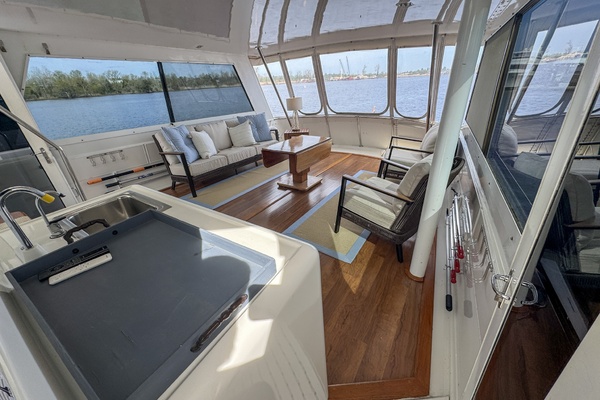 Aqua Terra 52ft Hatteras Yacht For Sale