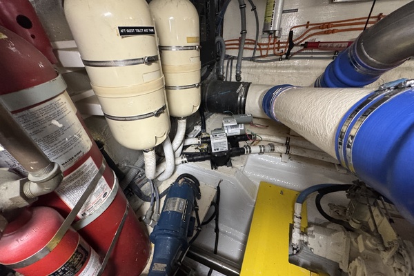 Aqua Terra 52ft Hatteras Yacht For Sale