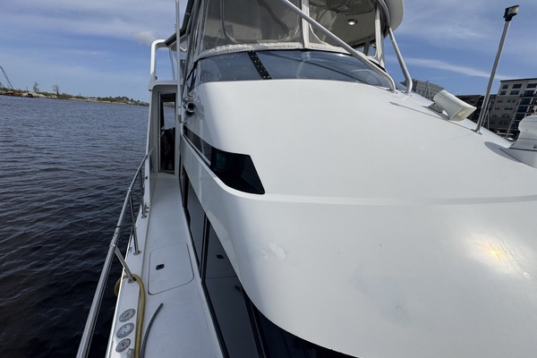 Aqua Terra 52ft Hatteras Yacht For Sale