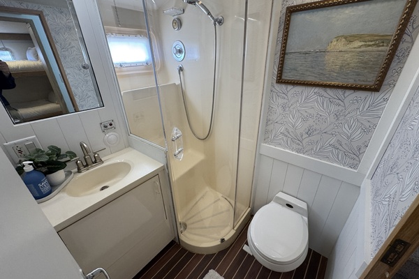 Aqua Terra 52ft Hatteras Yacht For Sale