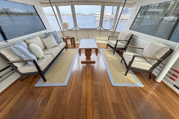 Aqua Terra 52ft Hatteras Yacht For Sale