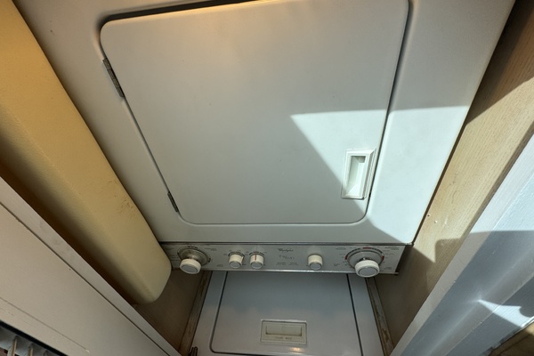 Aqua Terra 52ft Hatteras Yacht For Sale