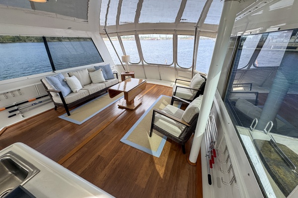 Aqua Terra 52ft Hatteras Yacht For Sale