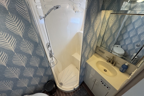 Aqua Terra 52ft Hatteras Yacht For Sale