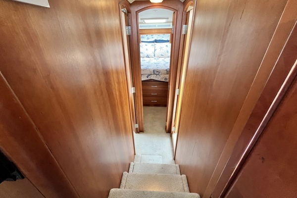 2003 Luhrs 40