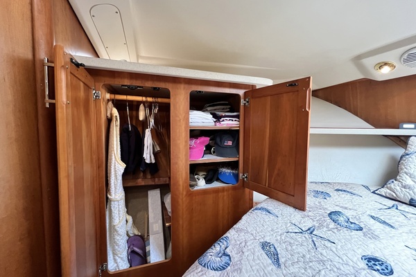 CATCHER 40ft Luhrs Yacht For Sale