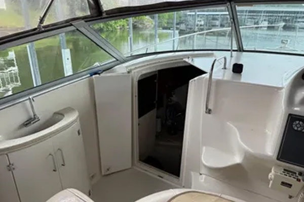 32ft Monterey Yacht For Sale