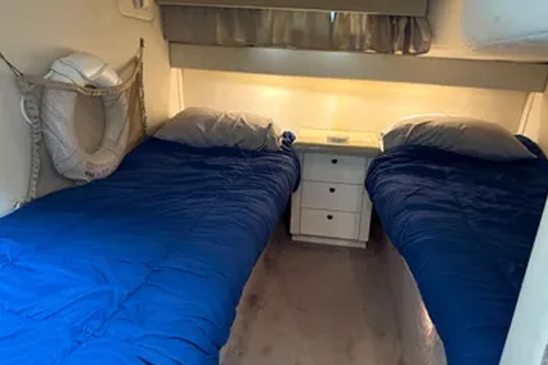 32ft Monterey Yacht For Sale