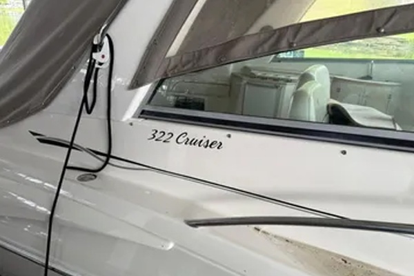Photo of the 2001 Monterey 322 Cruiser