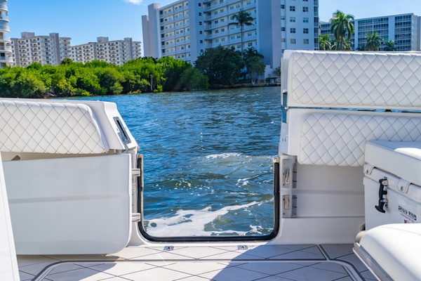 42ft HCB Yacht For Sale