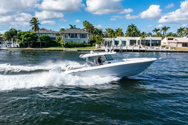 42ft HCB Yacht For Sale