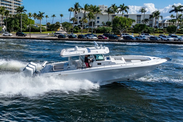 42ft HCB Yacht For Sale