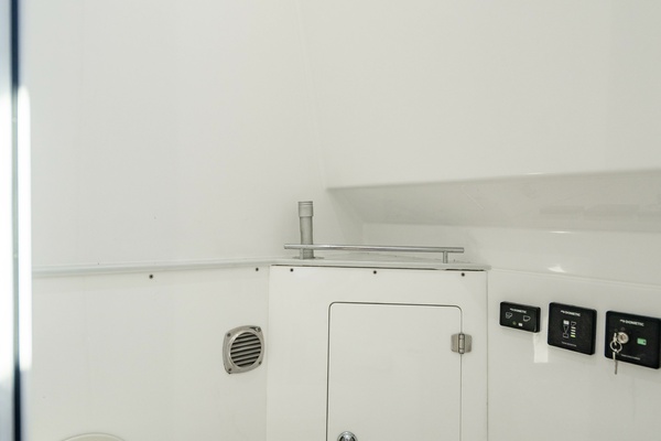 42ft HCB Yacht For Sale