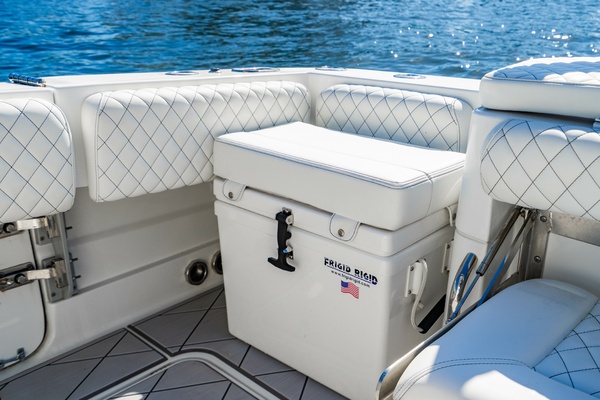 42ft HCB Yacht For Sale