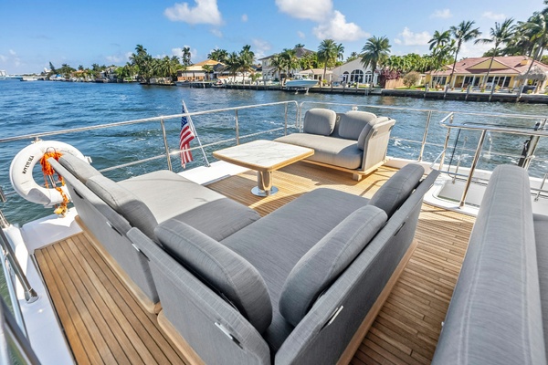 Le Maurice 66ft Azimut Yacht For Sale