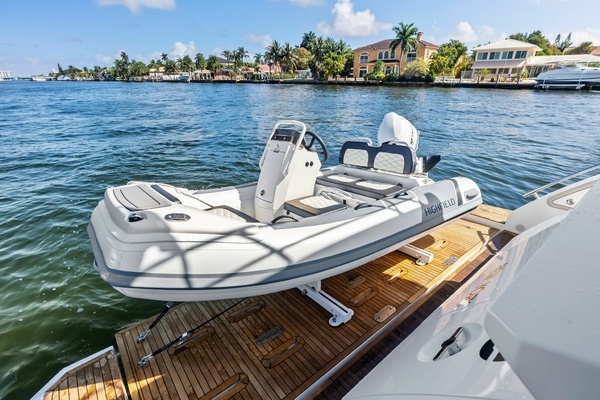 Photo of the 2020 Azimut Flybridge "Le Maurice"