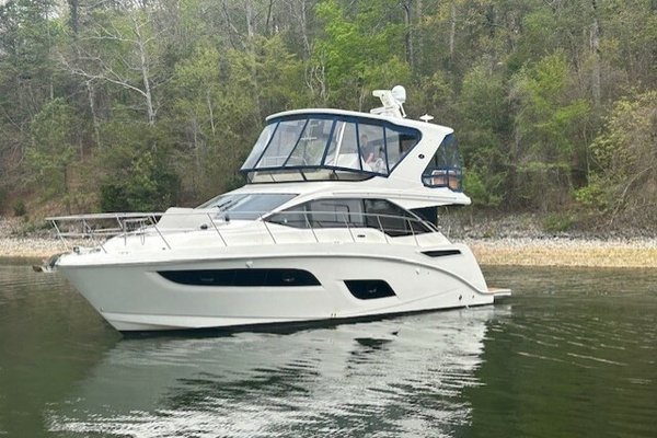 Photo of the 2017 Sea Ray 460 FLY "WATER INTO WINE"