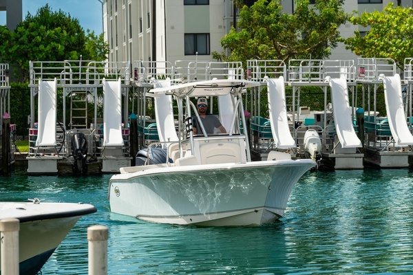 23ft Sea Hunt Yacht For Sale