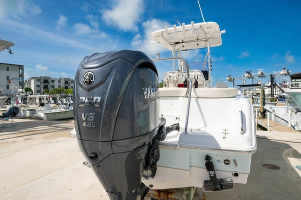 23ft Sea Hunt Yacht For Sale