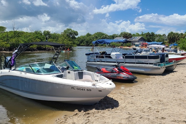 Photo of the 2020 Chaparral 21 SSI OB