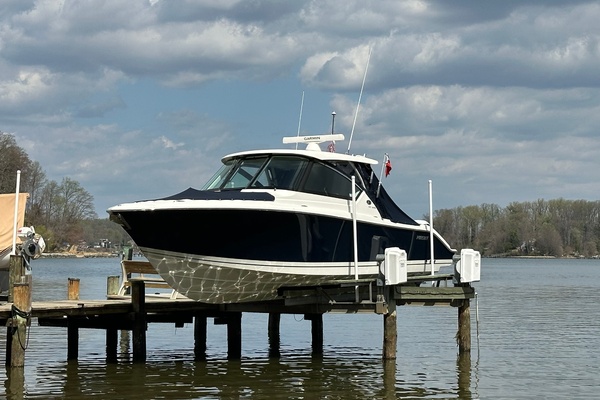 Miss Jeannie II 29ft Pursuit Yacht For Sale
