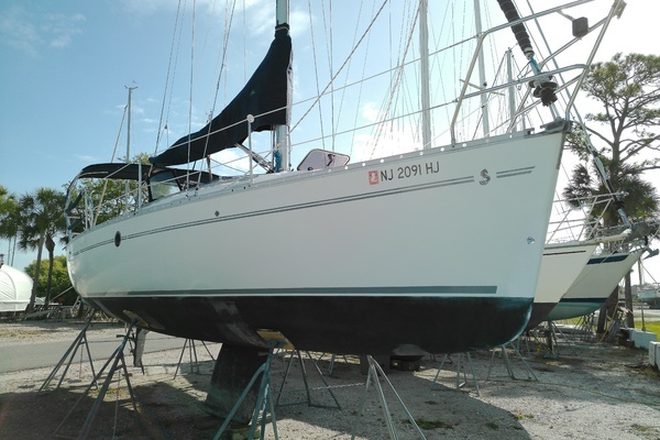 Photo of the 1993 Beneteau 