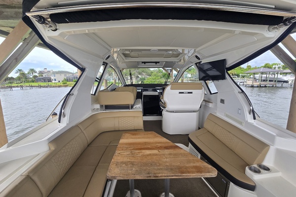 35ft Sea Ray Yacht For Sale