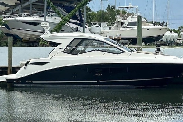 2018 Sea Ray 35