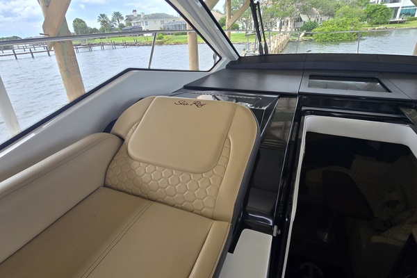 35ft Sea Ray Yacht For Sale