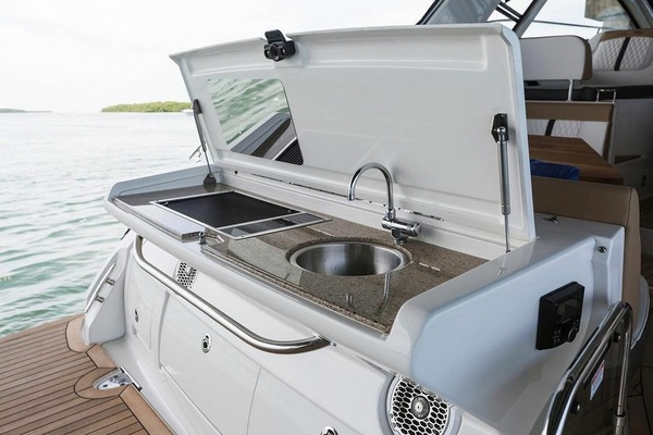 35ft Sea Ray Yacht For Sale