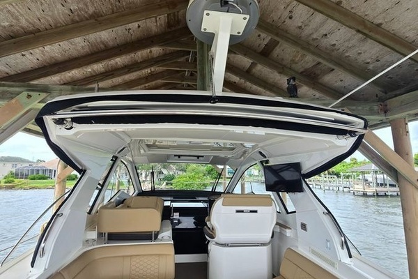 2018 Sea Ray 35